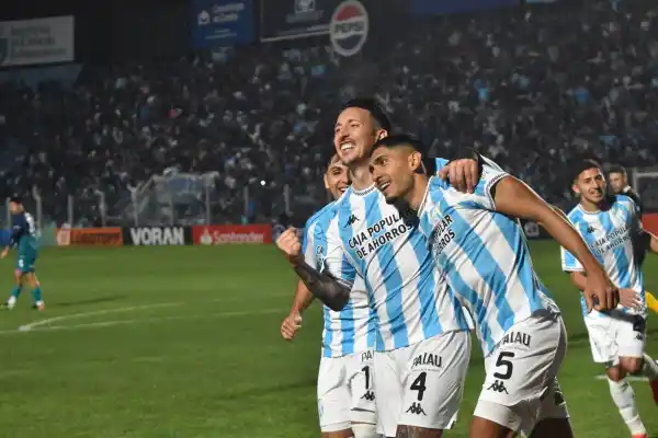 600x400_festejo-sanchez-celebra-tercero-para-decano-1099228-211853