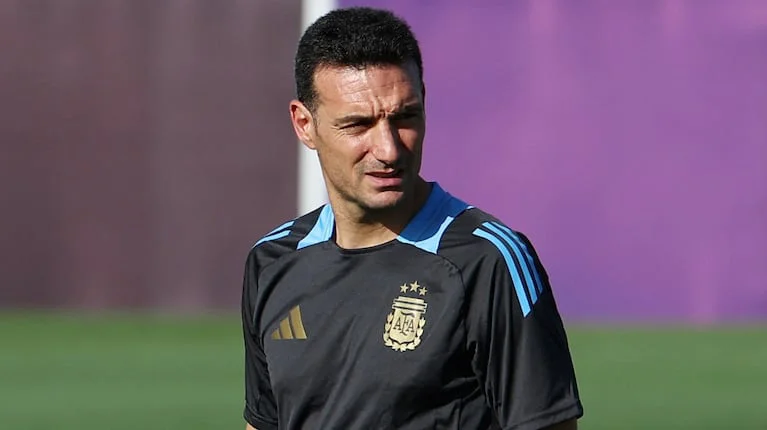 scaloni-dio-la-lista-de-la-seleccion-para-los-proximos-partidos-por-eliminatorias-foto-reuters-QRBEE7V6ZVAQ5PUWU27AFCBUXU