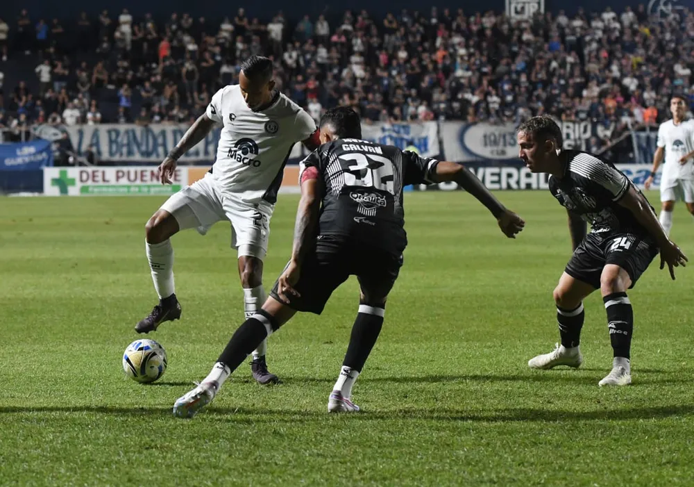 por-la-fecha-15-del-torneo-clausura-independiente-rivadavia-el-campeon-la-copa-argentina-recibe-central-cordoba-santiago-del-estero