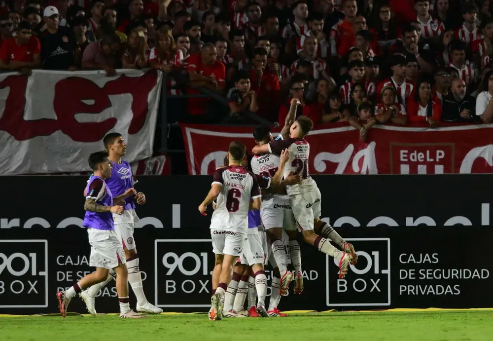 estudiantes-lanus-festejo