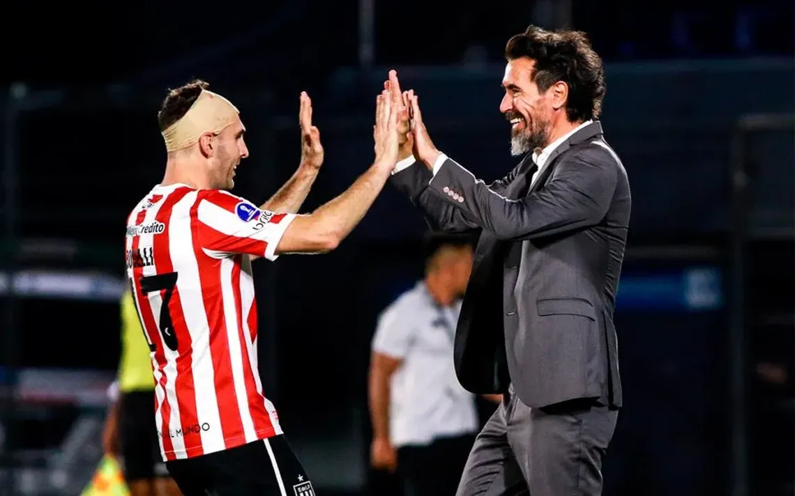 festejo-estudiantes-mauro-boselli-eduardo-dominguez