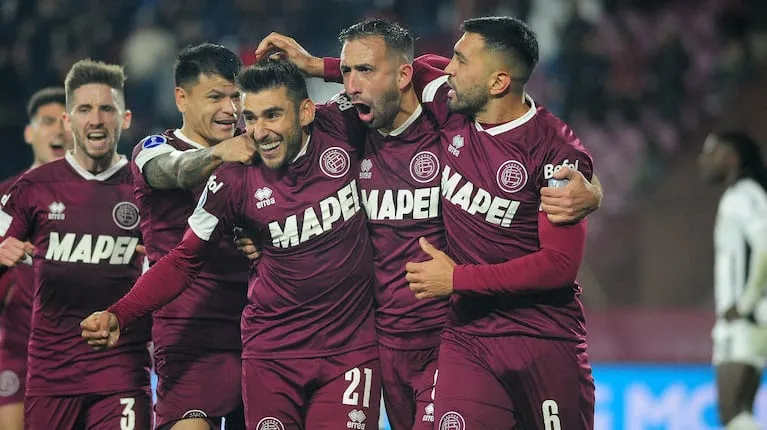 lanus-le-gano-3-1-a-liga-de-quito-y-se-clasifico-a-los-cuartos-de-final-de-la-copa-sudamericana-foto-fotobaires-N5CVQWHEIZETVC5IVOJXALDOPM